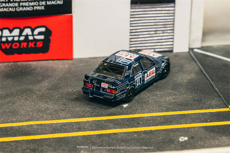 Tarmac Works 1:64 190 E 2.5-16 - Kids Toys John Lewis recension och pris